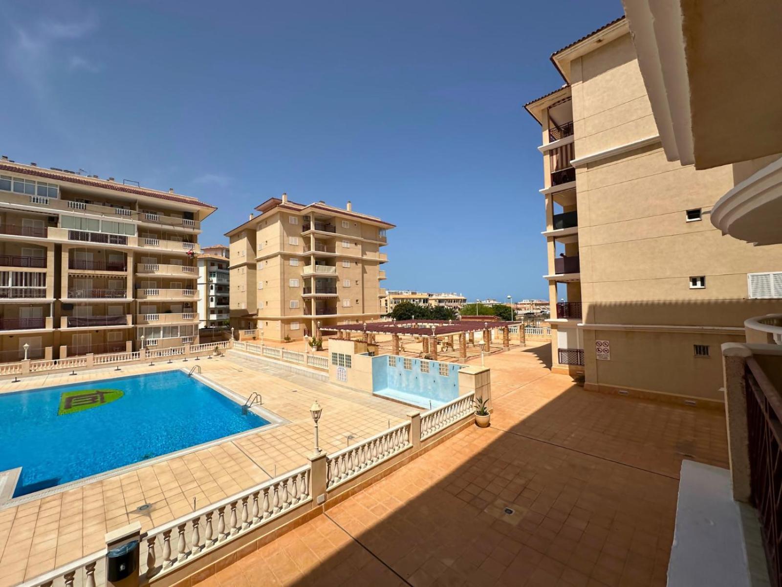 Cipres 4 Apartamento En Urbanizacion Con Piscina Торевьиа Экстерьер фото